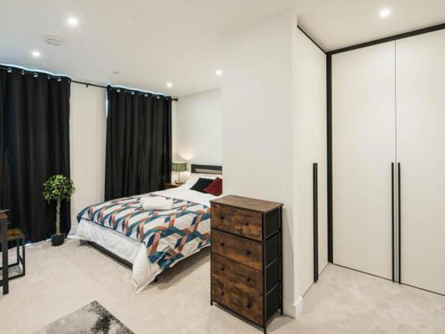 Apartment for sale in Alperton, Greater London