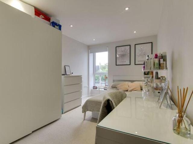 Apartment for sale in Wickford