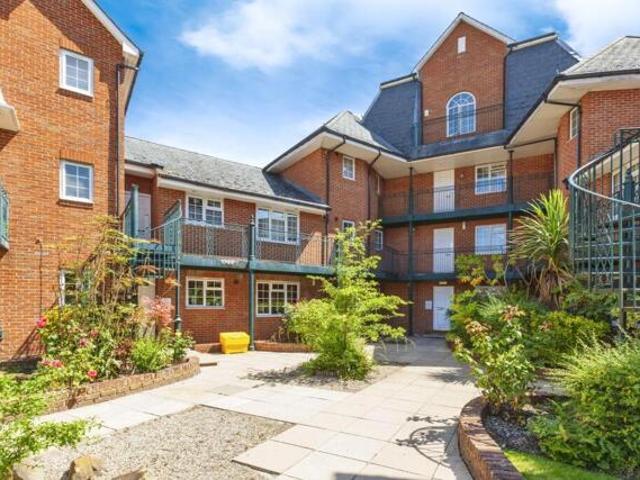 Apartment for sale in Windsor, Clewer New Town