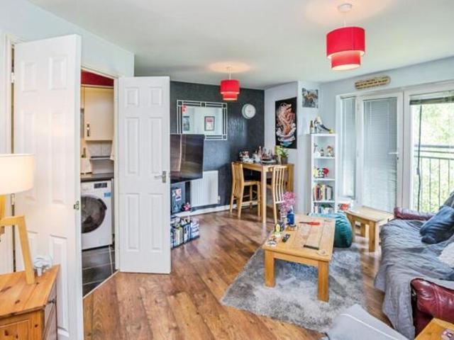 Apartment for sale in Tanyfron, Wales
