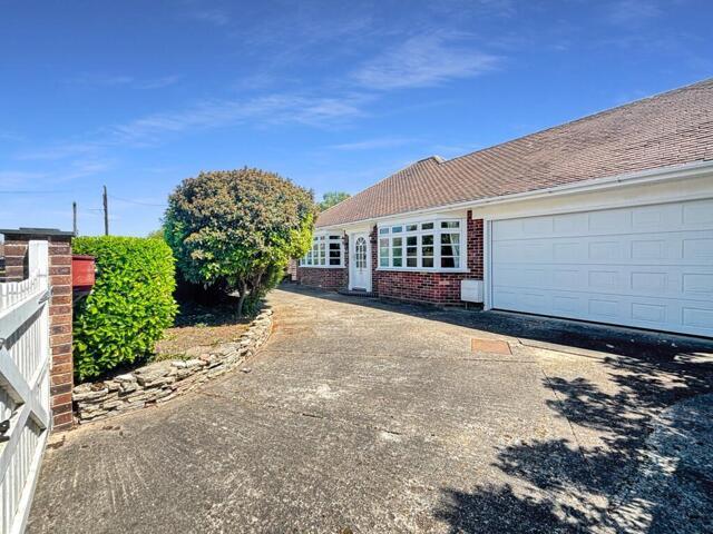 Bungalow for sale in Fordham Heath, Essex