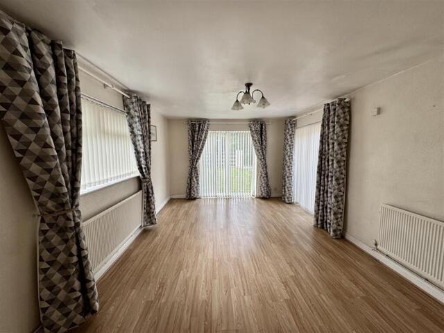 Bungalow for sale in Glanaman, Cwmamman