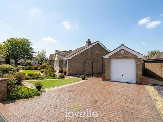 Bungalow for sale in Holton le Clay, Belleau