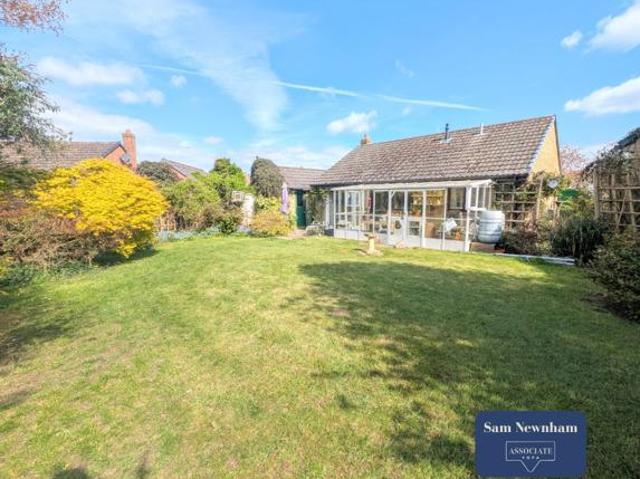 Bungalow for sale in Carisbrooke, Isle Of Wight