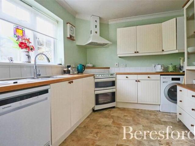 Bungalow for sale in Gidea Park, Greater London