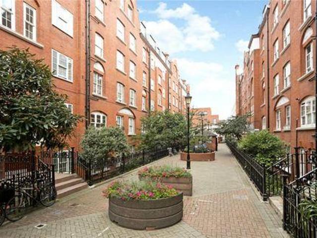 Apartment for sale in Knightsbridge, Greater London