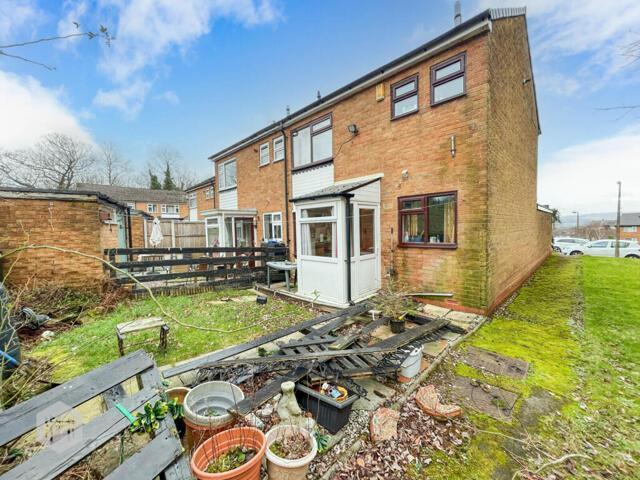 House for sale in Kirklees, Bury