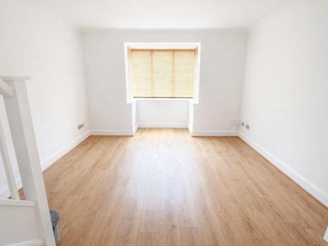 House for sale in Bourne End, Pouchen End