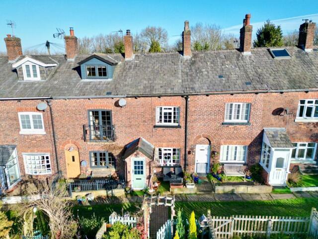 House for sale in Cheetham Fold, Greenheys