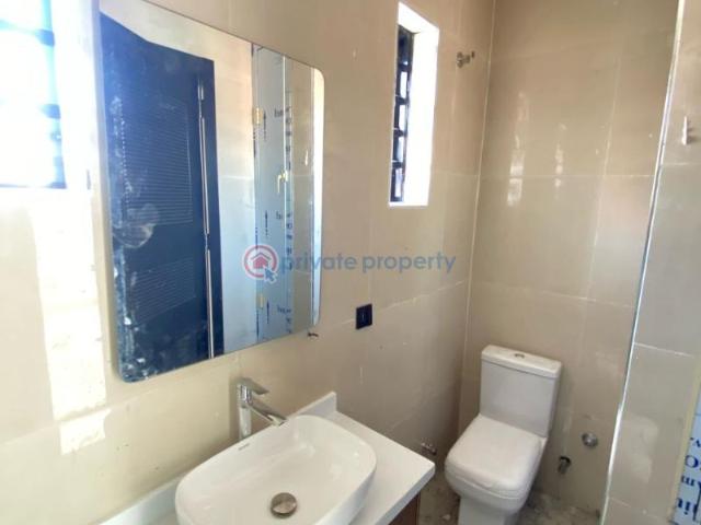 House for sale in Eti Osa, Lagos