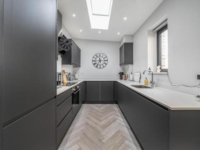House for sale in London Borough of Lewisham, Ladywell