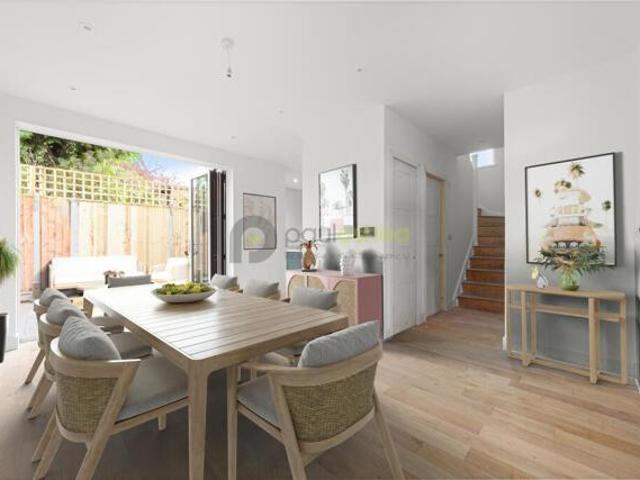 House for sale in Sanderstead, Sanderstead