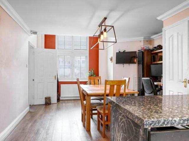 House for sale in Kings Hill, Colliers End