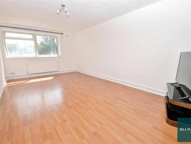 Room for sale in North Finchley, Isle Of Man