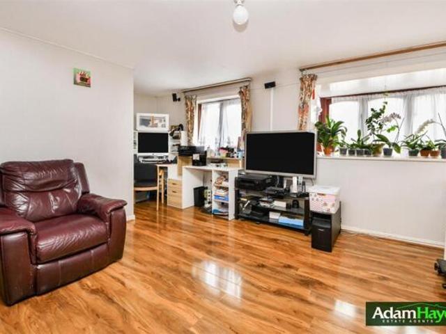 Room for sale in North Finchley, Isle Of Man