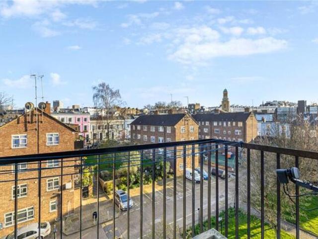 Room for sale in Notting Hill, Greater London