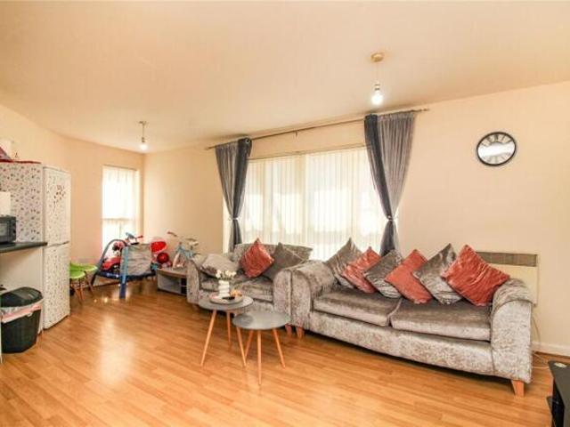 Room for sale in Calderstones