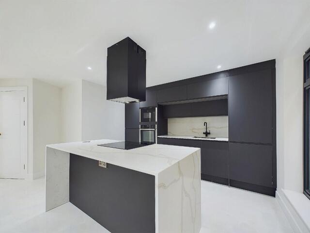 Room for sale in Elmstead, Greater London