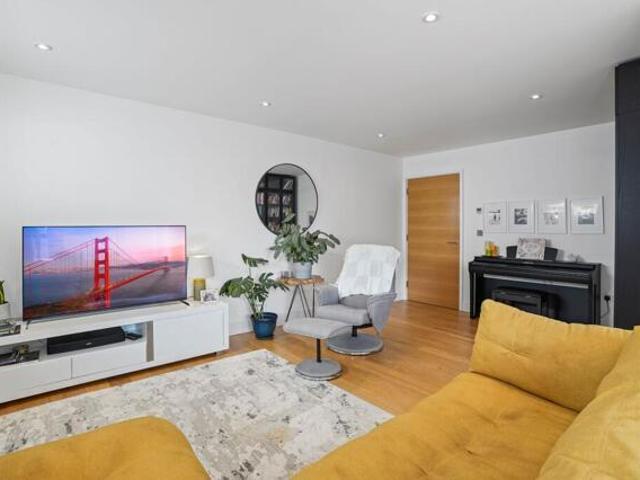 Room for sale in Arbury, Cambridgeshire