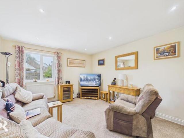 Room for sale in Wash, Charlesworth