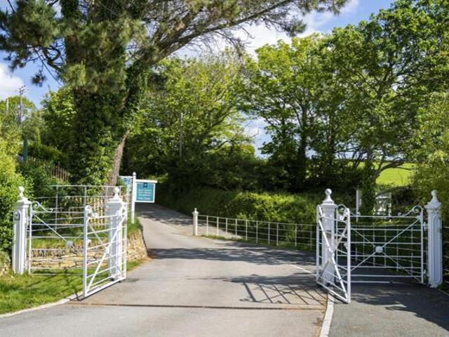 Room for sale in Colan, Cornwall