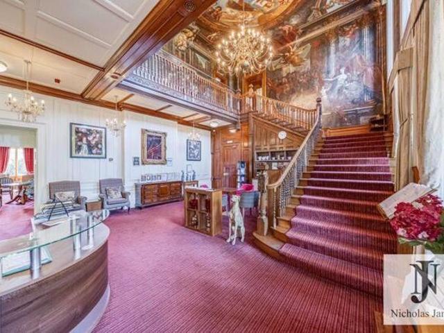 Room for sale in New Southgate, Greater London