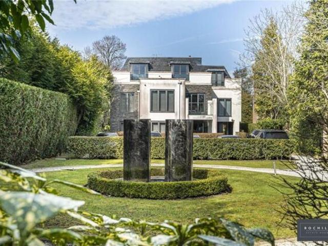 Room for sale in Esher, Surrey