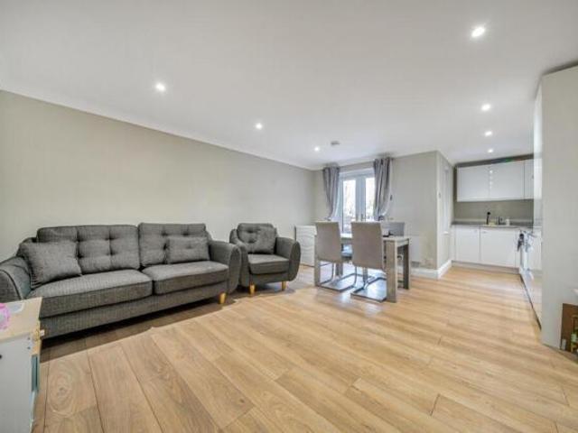 Room for sale in Duton Hill, Essex