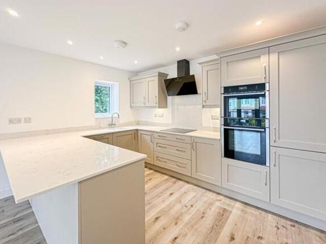 Room for sale in Heswall, Wirral