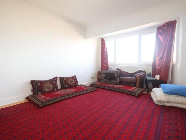 Room for sale in London Borough of Hounslow, Spring Grove