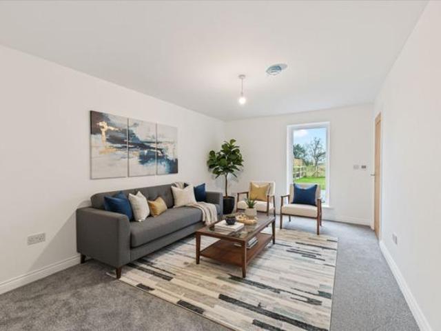 Room for sale in Kingsley, Cheshire