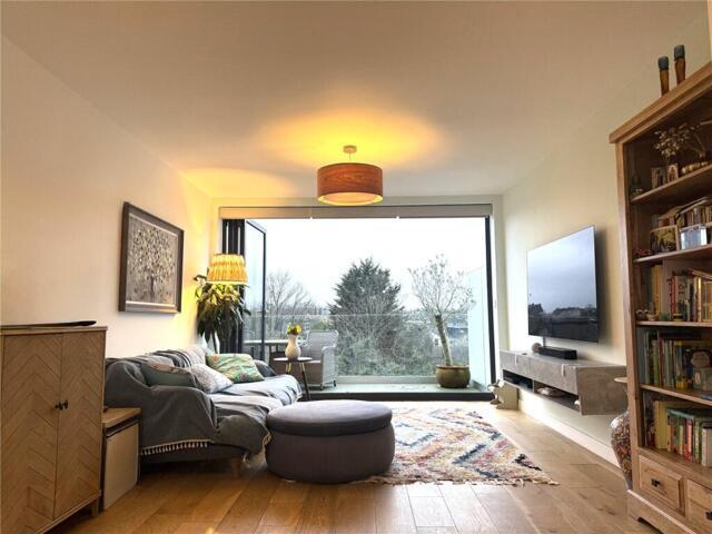 Room for sale in North Finchley, Isle Of Man