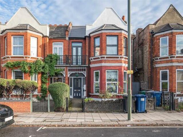 Room for sale in North Finchley, Greater London