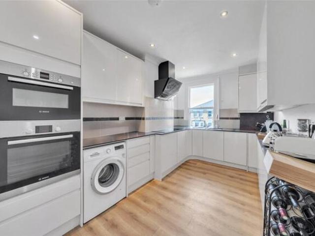 Room for sale in Kilburn, Greater London