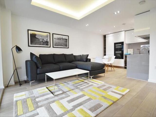 Room for sale in West Kensington, Greater London