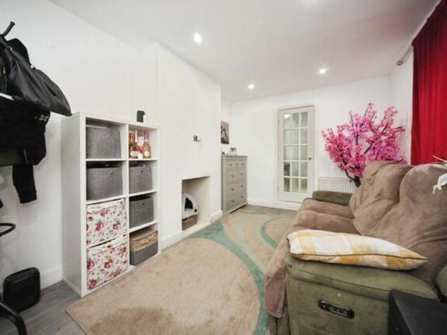Room for sale in Spring Park, Luton
