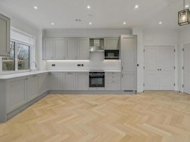 Room for sale in Little Marlow, Buckinghamshire