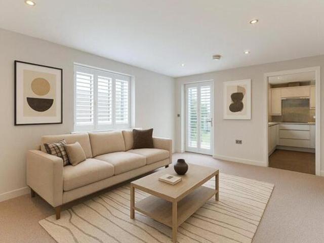 Room for sale in Penn Hill, Poole