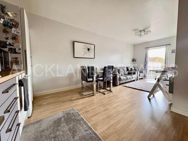 Room for sale in Cranborne, Potters Bar