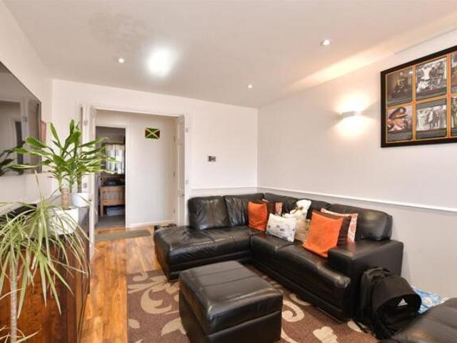 Room for sale in Romford, Havering