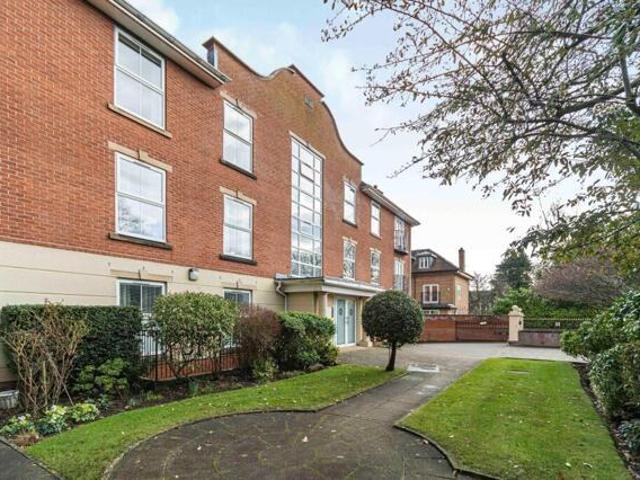 Room for sale in Bramhall, Greater Manchester