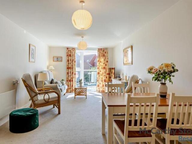 Room for sale in Shenley Brook End, Milton Keynes