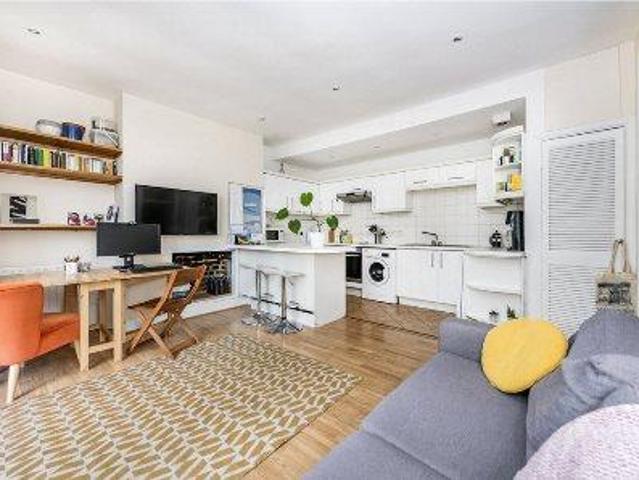 Townhouse for sale in Knightsbridge, Greater London