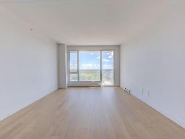 Condo for sale in Chomedey, Quebec