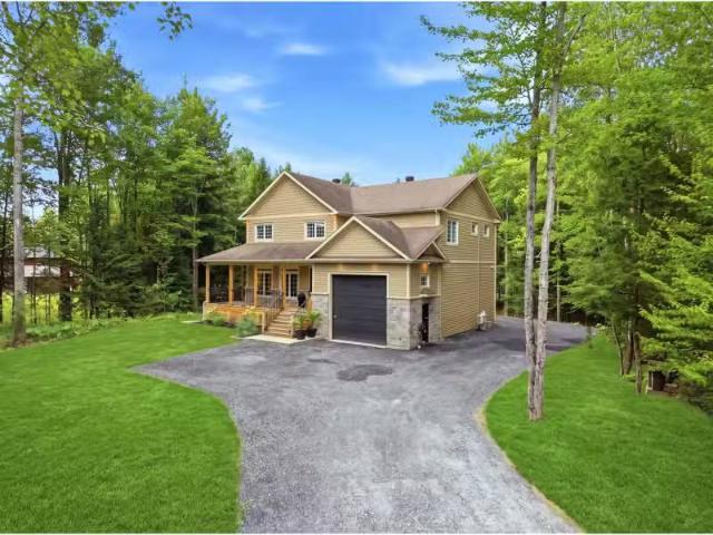 House for sale in Memphrémagog, Quebec