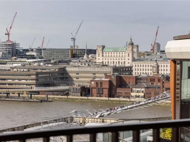 Apartment for sale in Bankside, Greater London