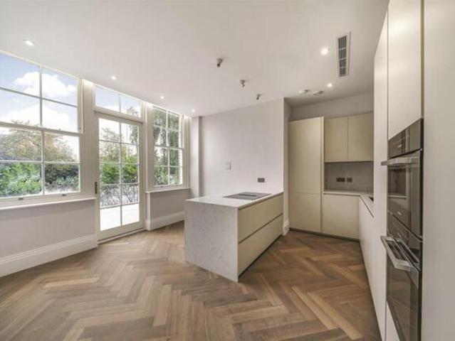 Apartment for sale in Barnet, Hampstead Garden Suburb