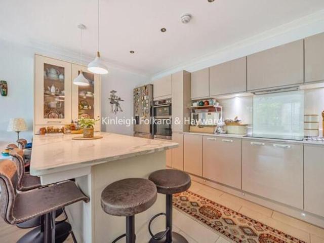 Apartment for sale in Cockfosters, Greater London