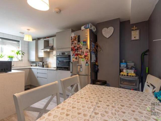 Apartment for sale in Barnet, New Southgate