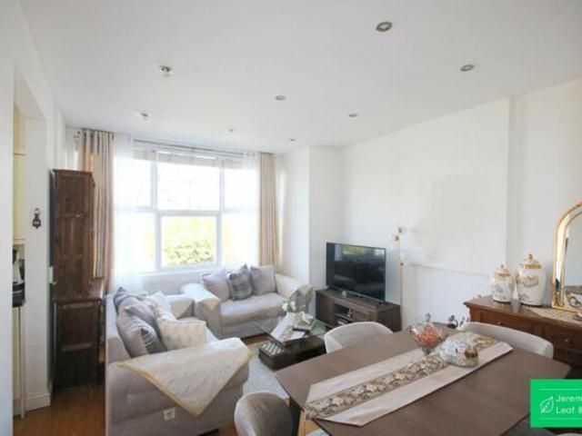 Apartment for sale in Barnet, North Finchley